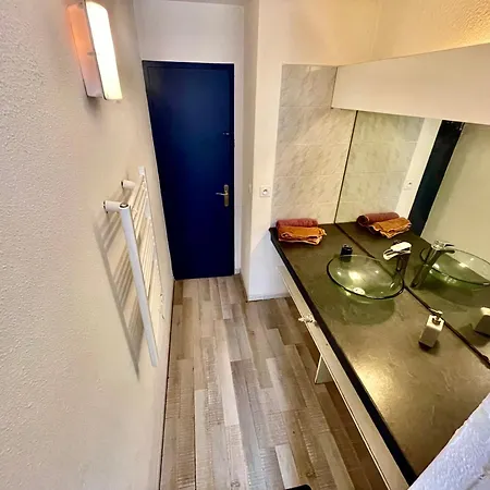Appartamento Parenthèse à Deux - T2 Cosy&calme - Patio - Terrasse - Climatisé - Proche De La Cité Médiévale
