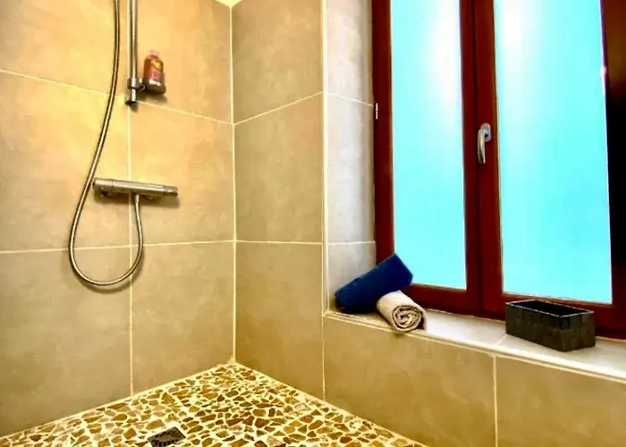 Parenthese A Deux - T2 Cosy & Calme - Patio - Terrasse - Climatise - Proche De La Cite Medievale Διαμέρισμα Καρκασόν